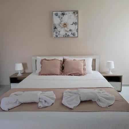 Dip Апартаменты *